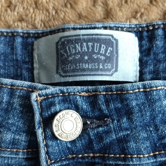 Levi Strauss Blue Jean Shorts Size 12 Cuffed Casual - Picture 4 of 10